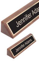 Wood Desk  Plates on Personalized Engraved Desk Wedge Name Plates